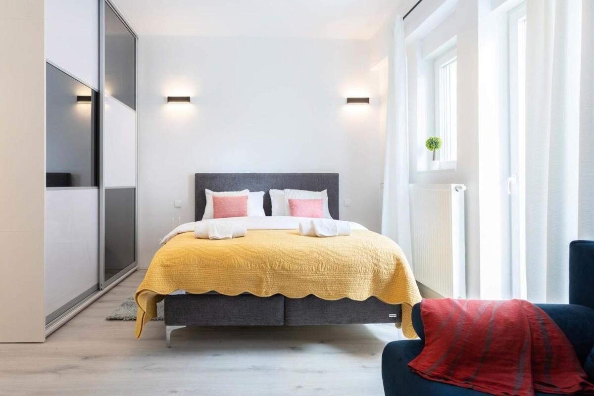 Lux Nest I City Apartment Urban Stay Загреб Экстерьер фото